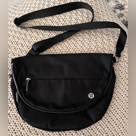 lululemon athletica Handbags - lululemon athletica Black Messenger Bag